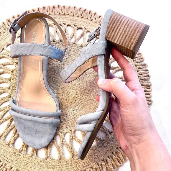 NWOT Vionic Paula Women's Backstrap Heeled Sandal Sky Blue Leather Size 9 - Picture 2 of 11